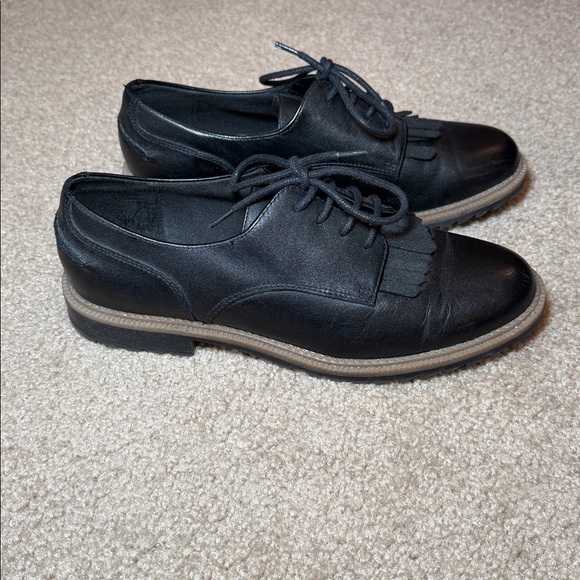 Clarks Lace-up Leather Oxfords - Picture 5 of 9